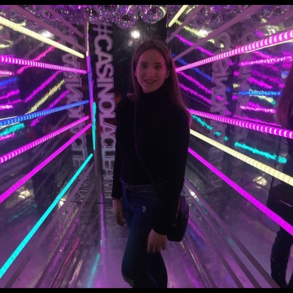 Meet your Posher, Jessica - Picture 1 of 1